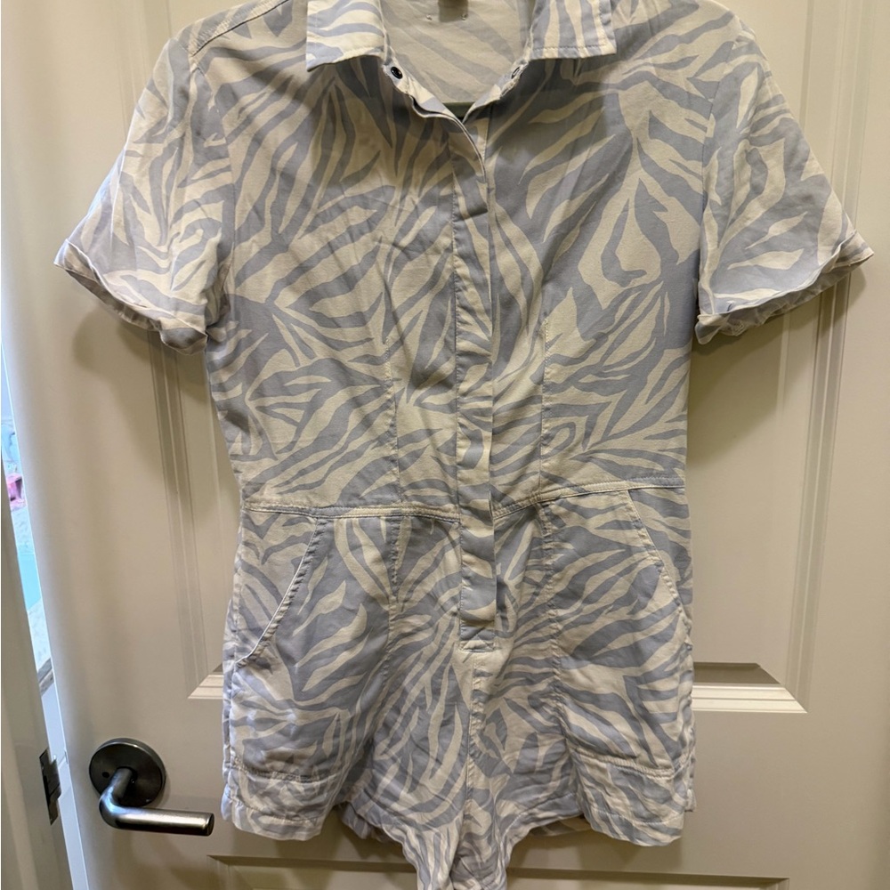 Billabong Romper - Picture 8 of 8